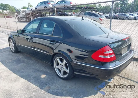 2005 Mercedes-Benz E 320 z USA, uszkodzony, nr VIN WDBUF65J35A640823